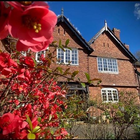 Stockton-on-Teme The Old Rectory - Valley View Room In Private Home المظهر الخارجي الصورة