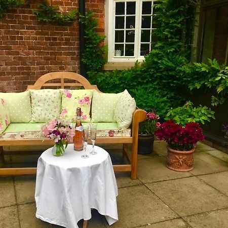 Stockton-on-Teme The Old Rectory - Valley View Room In Private Home المظهر الخارجي الصورة